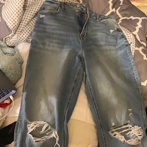 American eagle mom jeans w rips